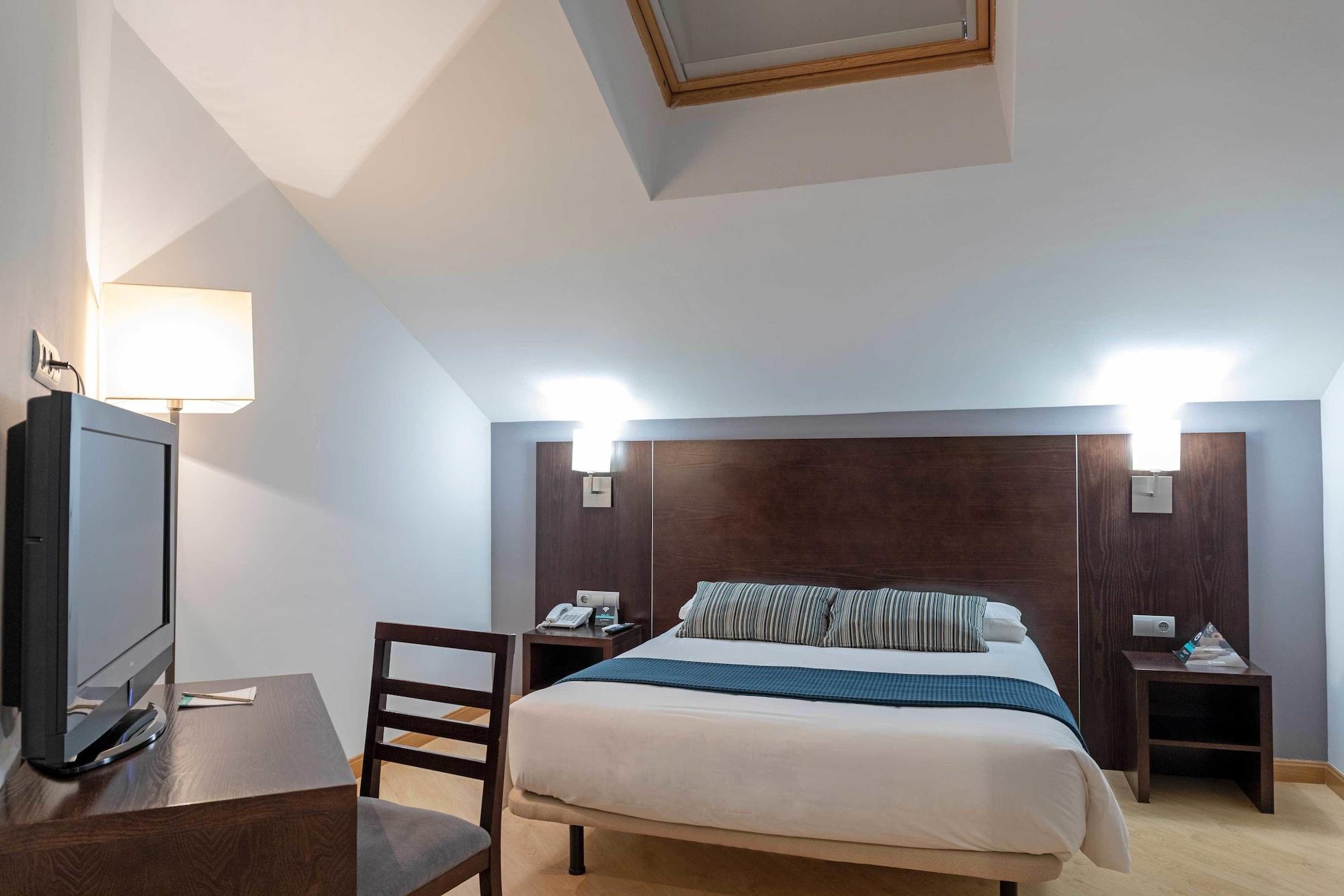 Hotel Alda Cardena Бургос Экстерьер фото