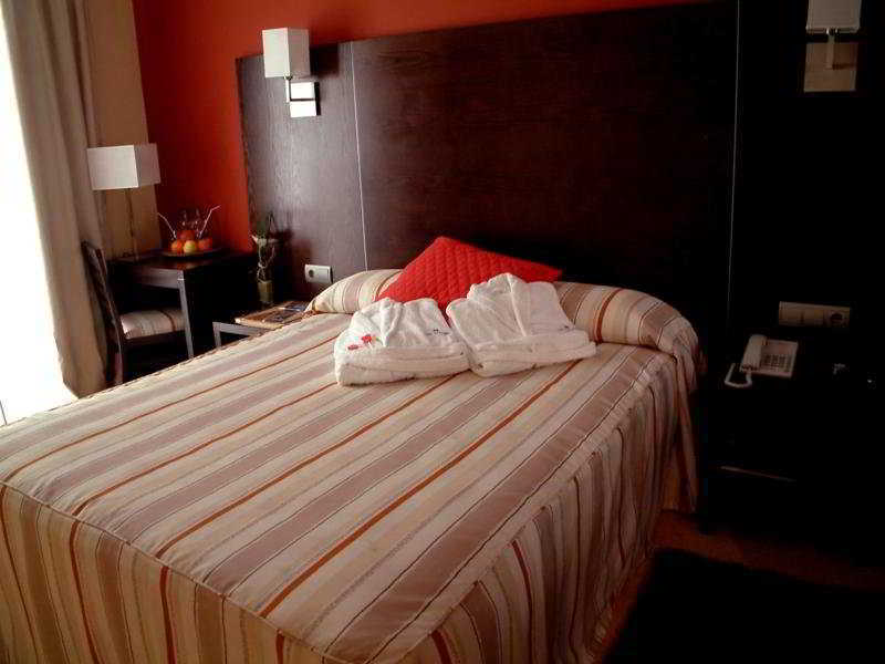 Hotel Alda Cardena Бургос Экстерьер фото