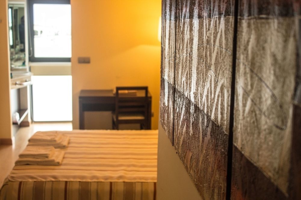 Hotel Alda Cardena Бургос Экстерьер фото
