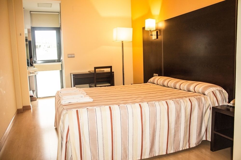Hotel Alda Cardena Бургос Экстерьер фото