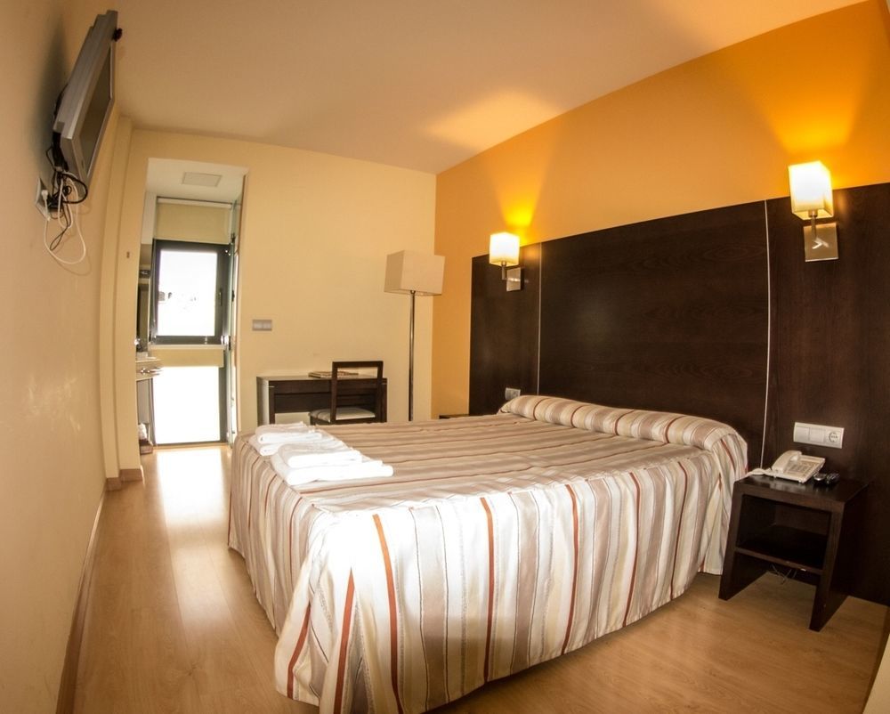 Hotel Alda Cardena Бургос Экстерьер фото