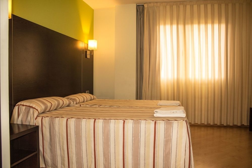 Hotel Alda Cardena Бургос Экстерьер фото